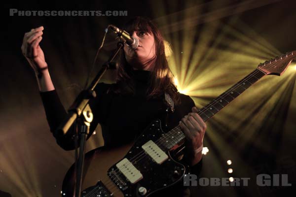 CLARA LUCIANI - 2017-10-18 - PARIS - Bus Palladium - 